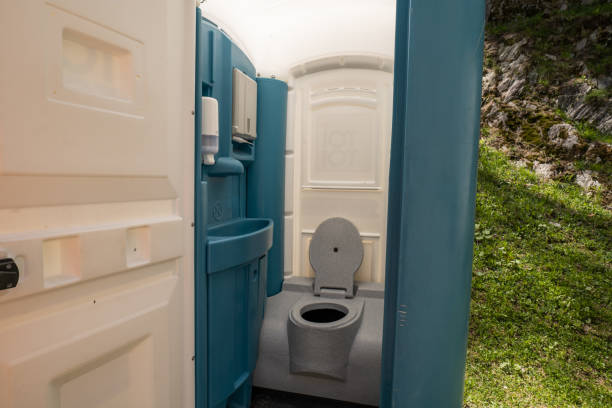 Best Porta potty delivery and setup  in Sabina, OH